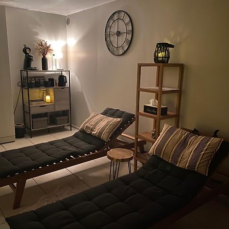 Le Petit Studio De L'Espace Bien Etre Libin Екстериор снимка